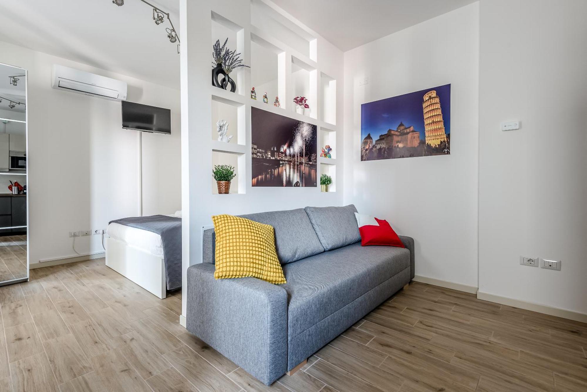 Hostly-giugio's House-lungarni And Town Center Appartamento