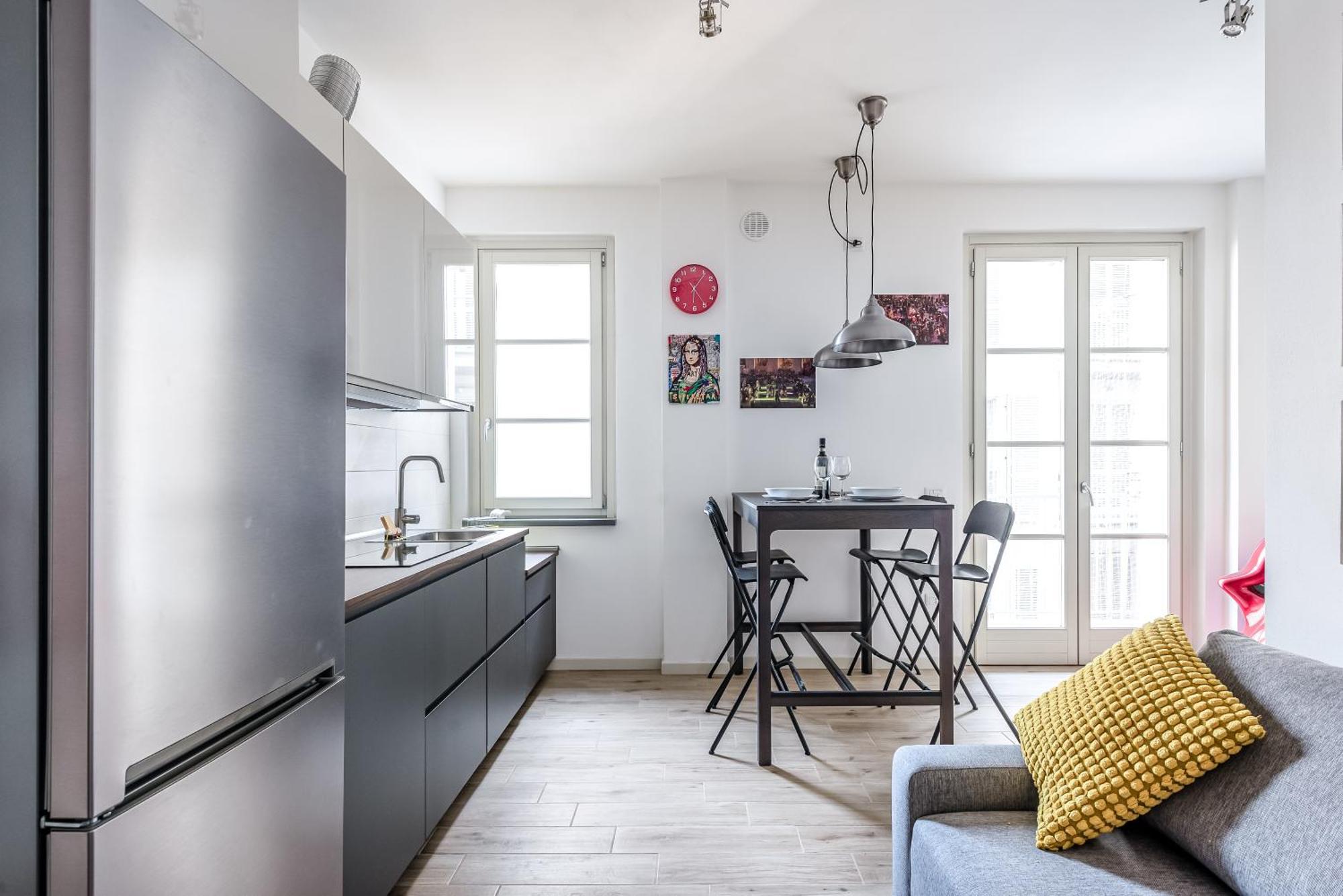Hostly-giugio's House-lungarni And Town Center Appartamento