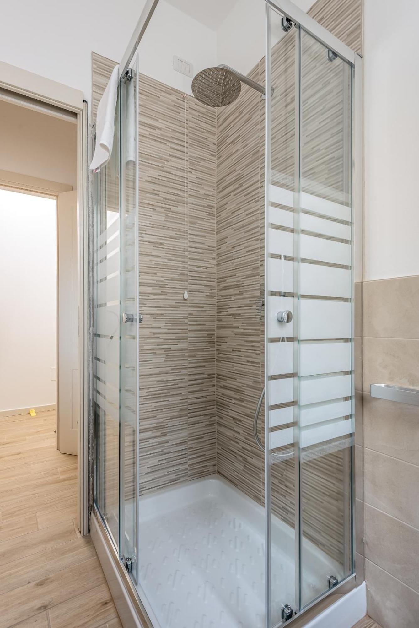 Appartamento Hostly-giugio's House-lungarni And Town Center